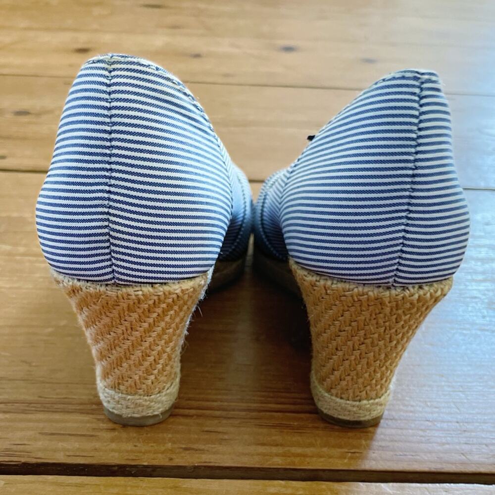 Life Stride Blue & White Striped Seersucker Wedges Size 5.5 EUC - Picture 8 of 13
